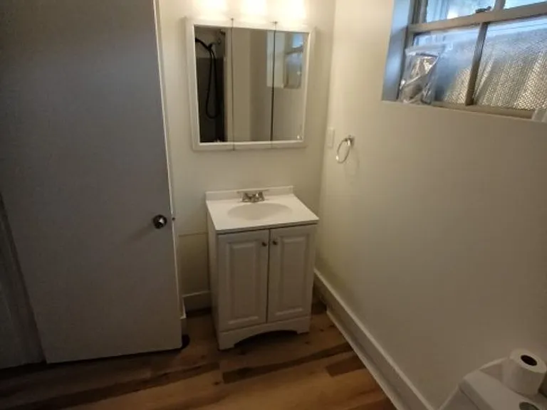 2044 Garrick Ave — Photo 15