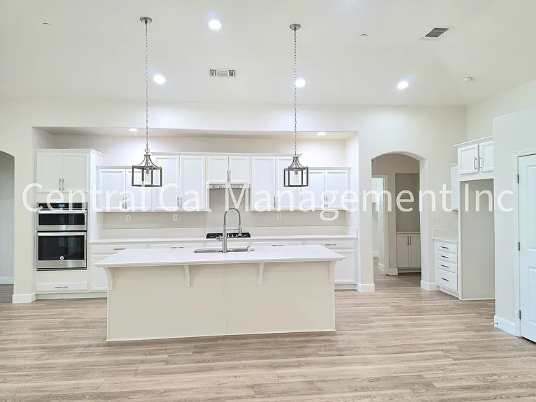 9029 Almond Creek Dr — Photo 7