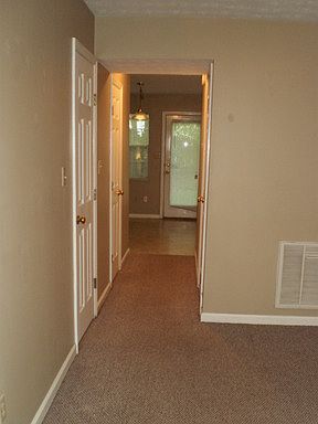 4th image of 9132 Cedarpark Ln APT D
