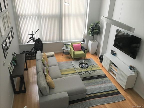 4th image of 1 Landmark Sq APT 525