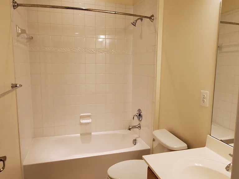 Upper Level Full Bath