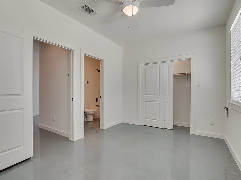 3117 Greene Ave — Photo 17