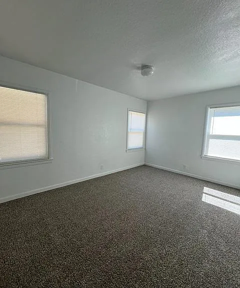 1806 E Clinton Ave — Photo 9