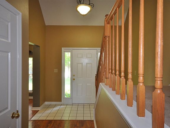 4th image of 208 Brushcreek Dr SW