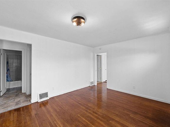 5th image of 10656 Saint Stephen Ln