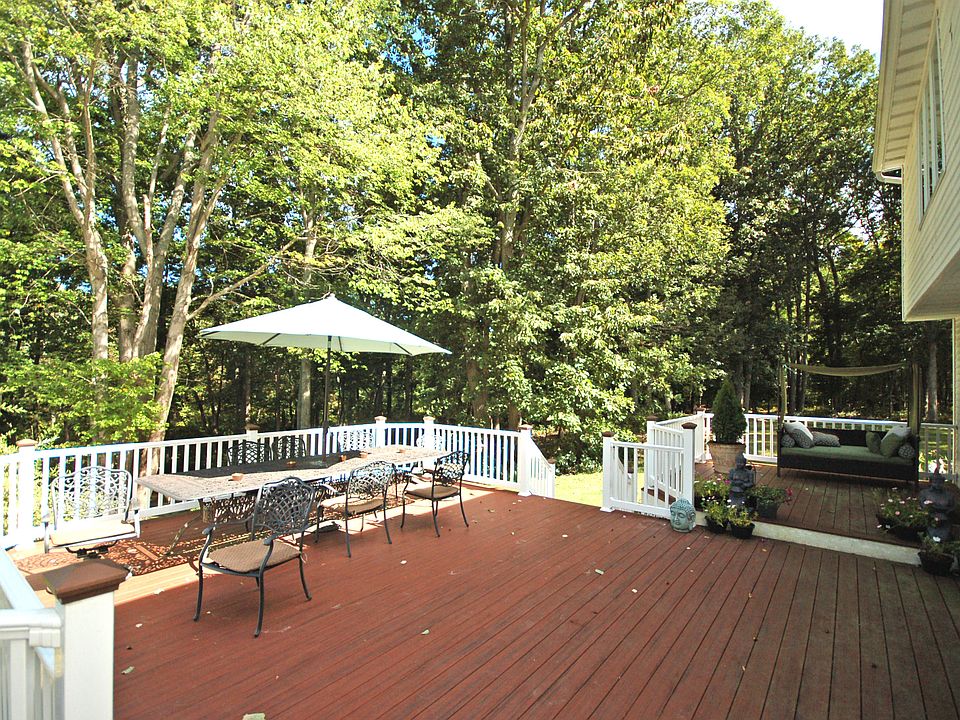 2nd image of 10 Patterson Ln
