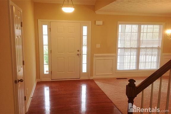 3rd image of 176 Summer Leigh Dr