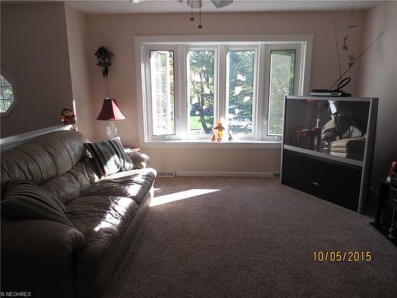 5th image of 9300 Munich Dr