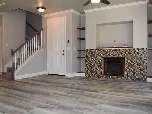 2nd image of 977 Latitude Ln