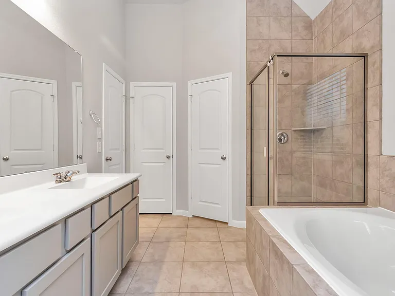 4406 Low Meadow Ln — Photo 20