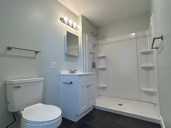 5th image of 1863 Chase Ave #101