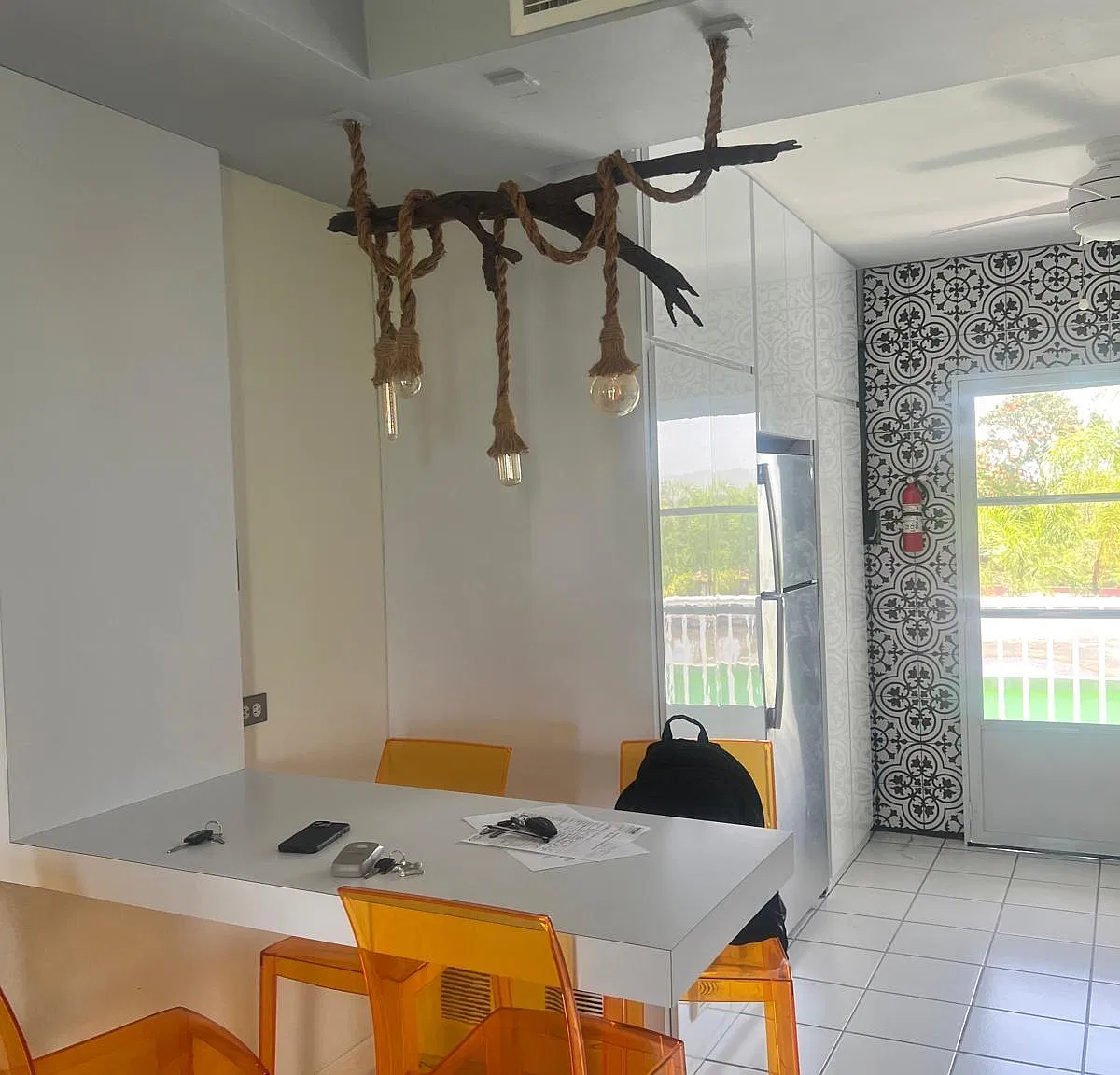 2 bed, 1.0 bath, 1000 sqft, $1,300 — Photo 2