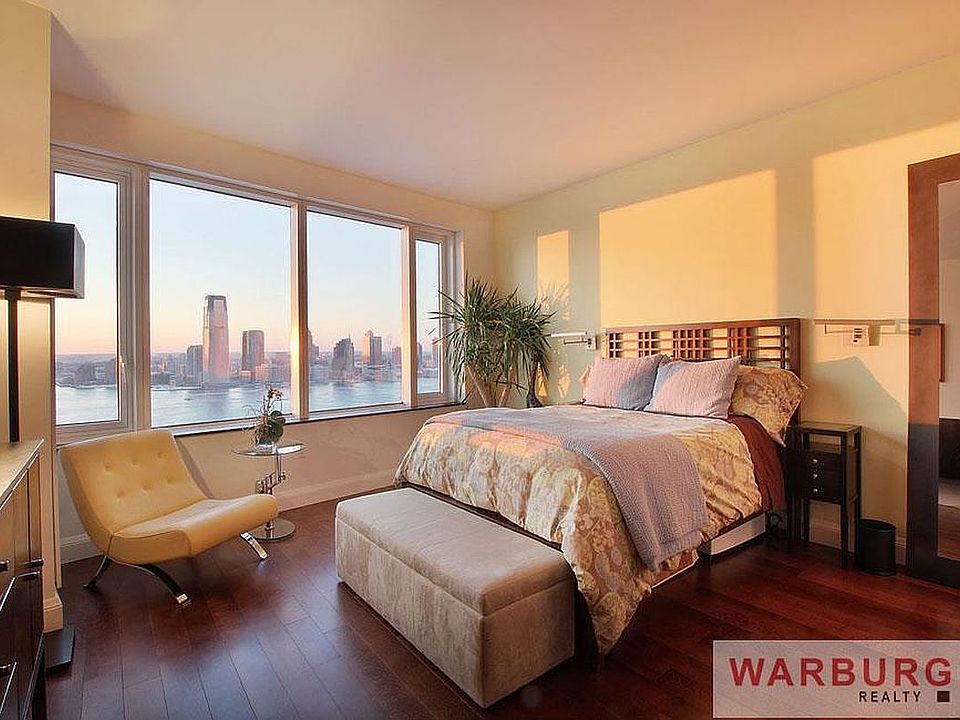 1st image of 70 Little St W #27D