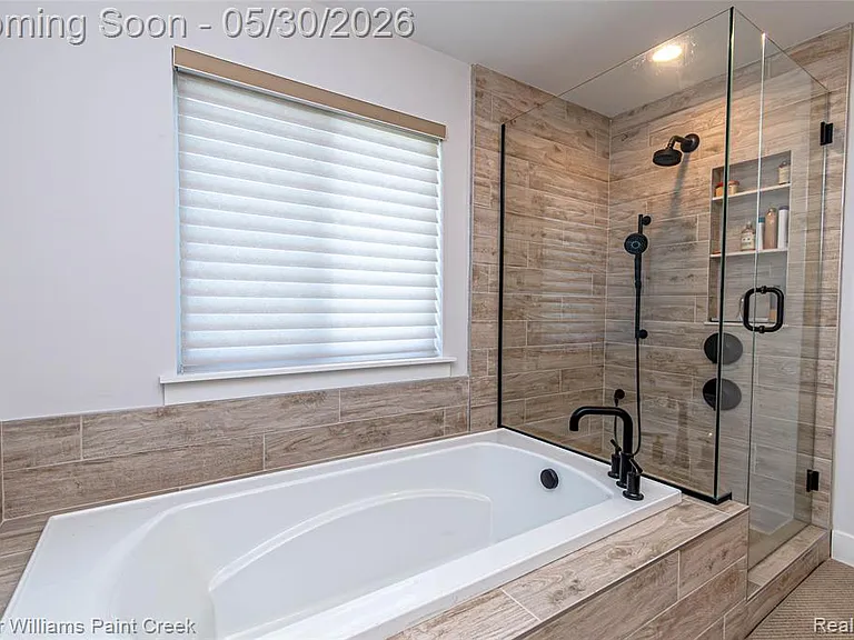 375 Amelia Cir — Photo 39