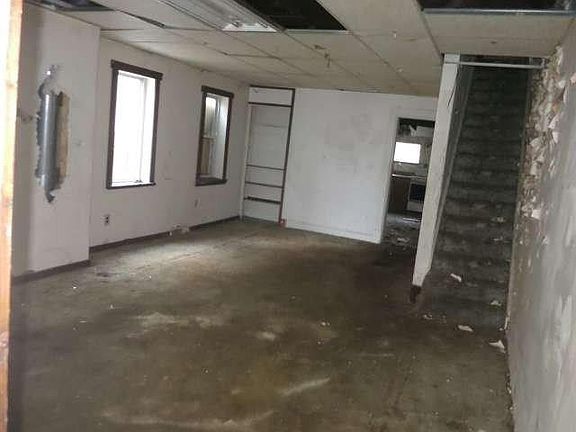 5th image of 312 S 5th St