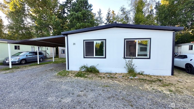 4th image of 4015 Eliza Avenue #31
