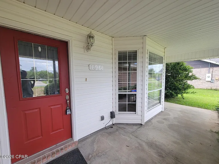 1504 Illinois Ave — Photo 3