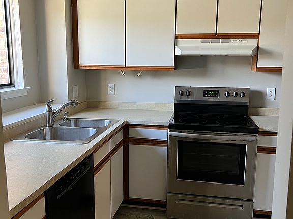 3rd image of 42582 Lilley Pointe Dr