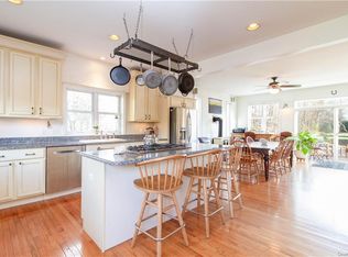 284 Archer Rd, Mahopac, NY 10541