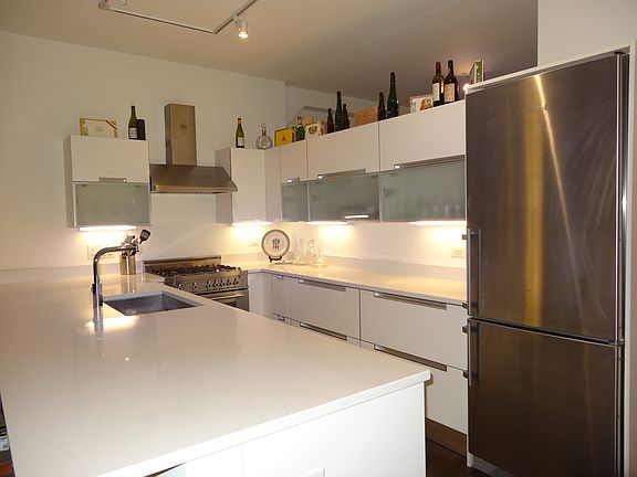 4th image of 6 N Michigan Ave Unit 606