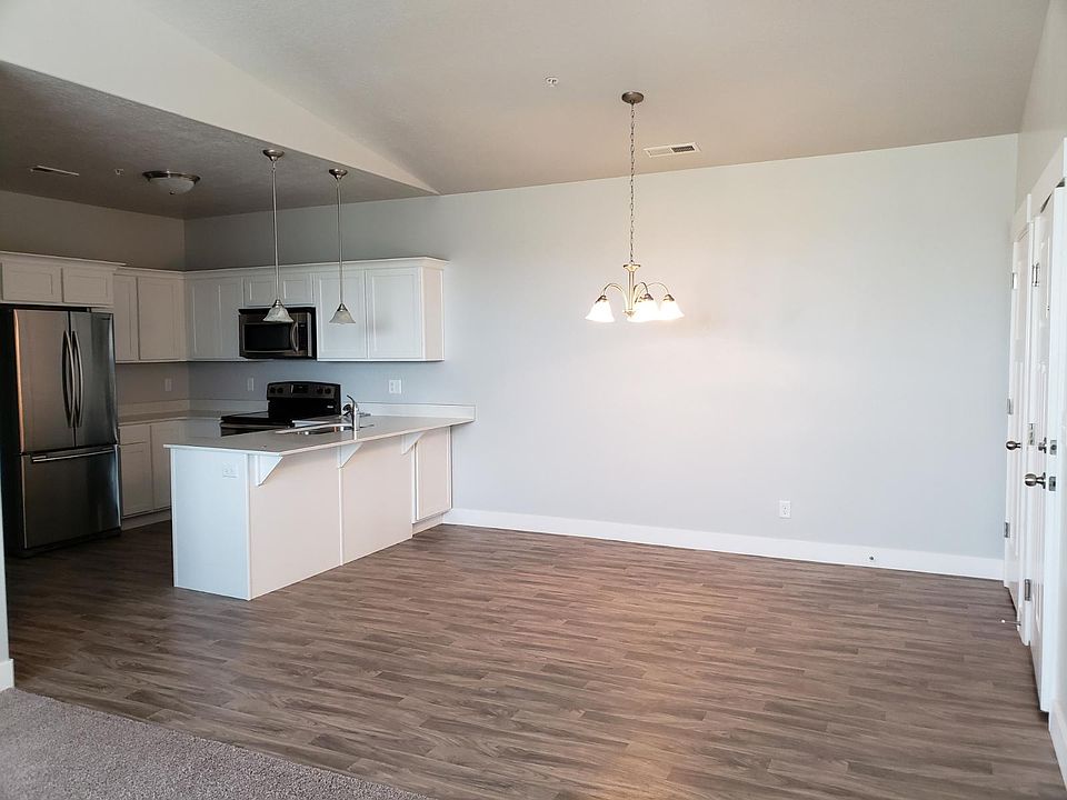 1st image of 109 W Seasons Dr #104
