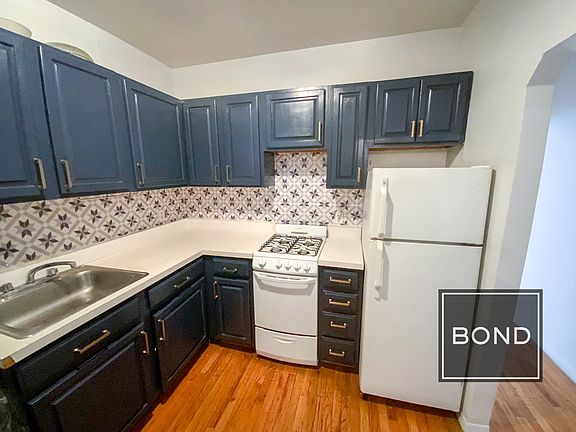 3rd image of 313 E 93rd St #C3