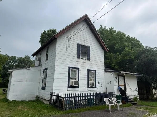 446 E East Canal St, Canastota, NY 13032