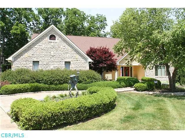 945 Vauxhill Ln photo 1