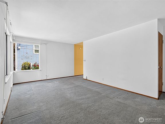 5th image of 3011 E Pine Street