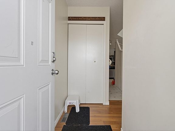 4th image of 2006 Mill Woods Rd E