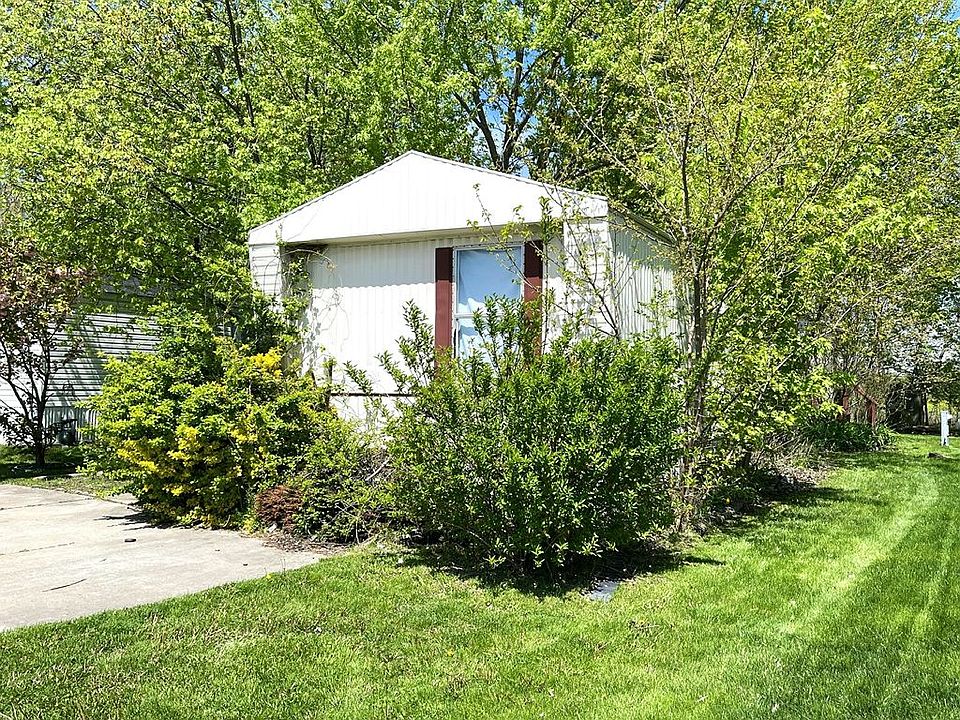 2nd image of 564 Linda Ln