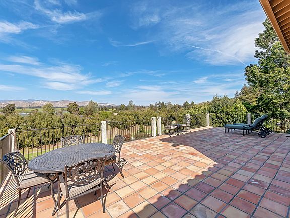 3rd image of 1543 Ramona Dr