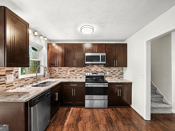2nd image of 1469 W Rock Ct