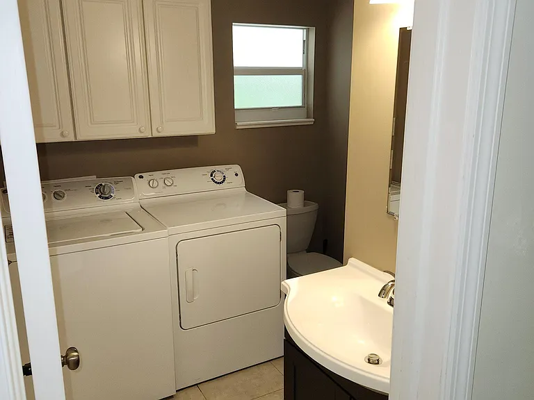 3rd bathroom with W/D hook ups