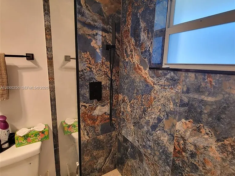 220 Kings Point Dr #606 — Photo 15
