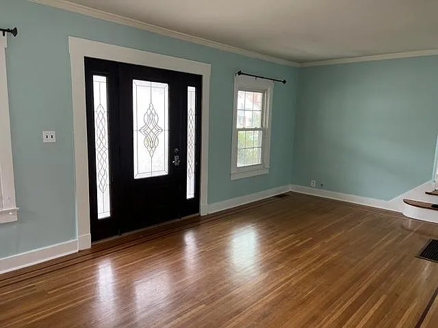 3 bed, 1107 sqft, $1,900 — Photo 3