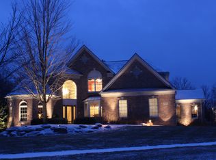 3152 Royal Berkshire Ln, Oakland, MI 48363