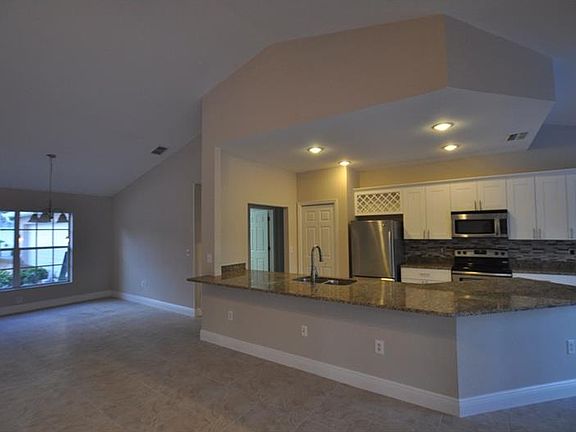 3rd image of 3223 Alcott Ave