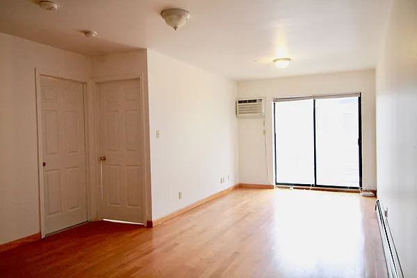 Rented by Grand & Co. | media 2