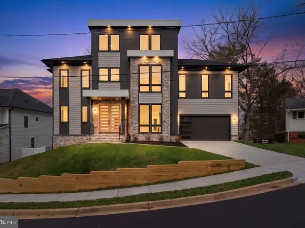505 Adelman Cir SW, Vienna, VA 22180