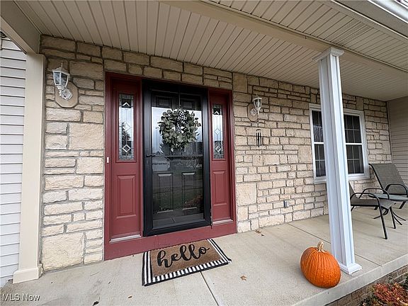 4th image of 219 Bridgehampton Dr