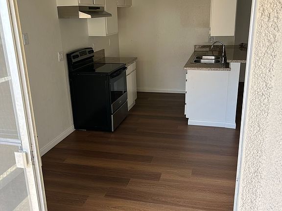 5th image of 641 N Howard Ave #214