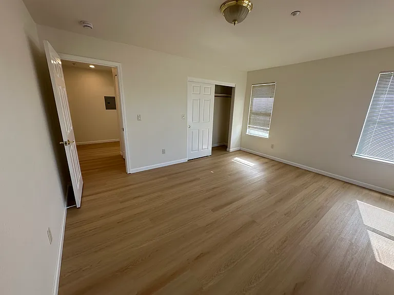 472 Bryan Ave — Photo 50
