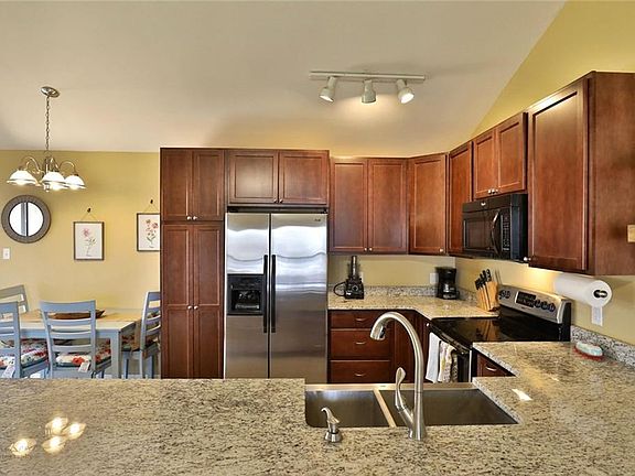 4th image of 3926 Georgetown Dr
