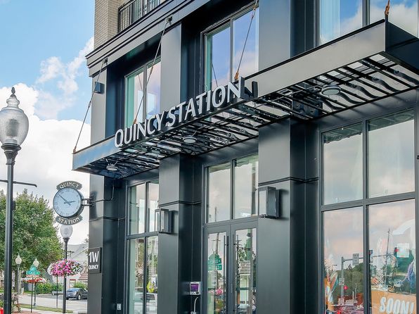 Quincy Station | 1 W Quincy St, Westmont, IL