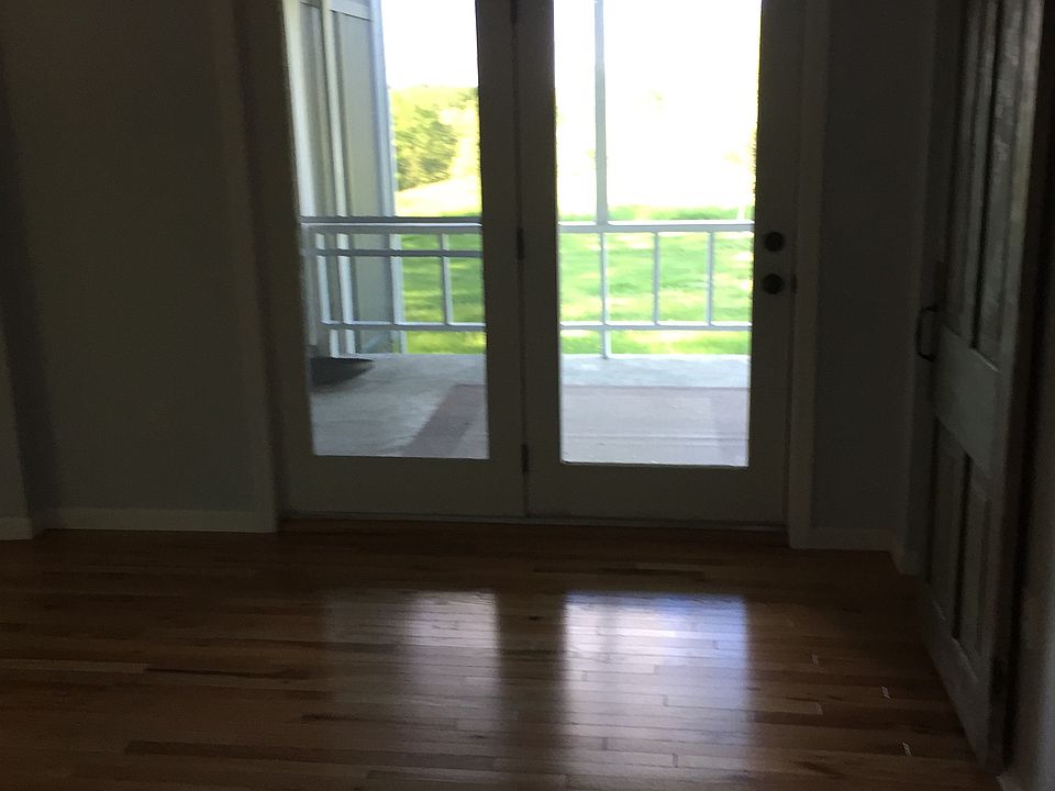 2nd image of 2246 Beech Hollow Rd