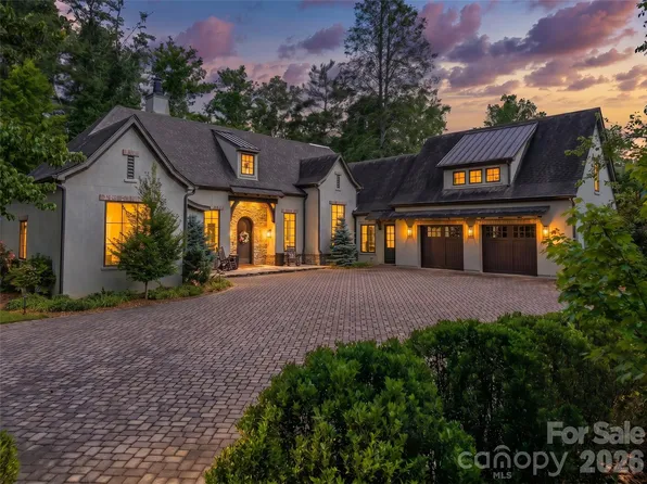 11 Beadle Ln, Asheville, NC 28803