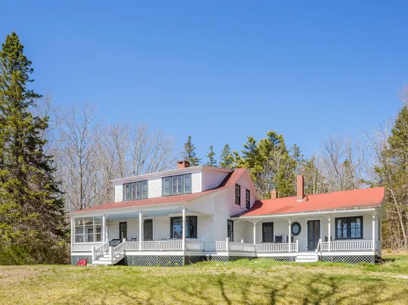 679 Reach Road, Sedgwick, ME 04673
