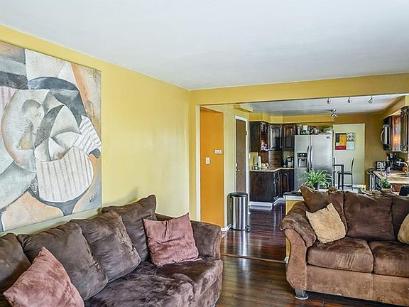 5th image of 4230 Crownwood Ave