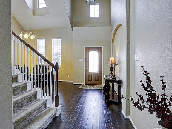 2nd image of 25831 Westbourne Dr